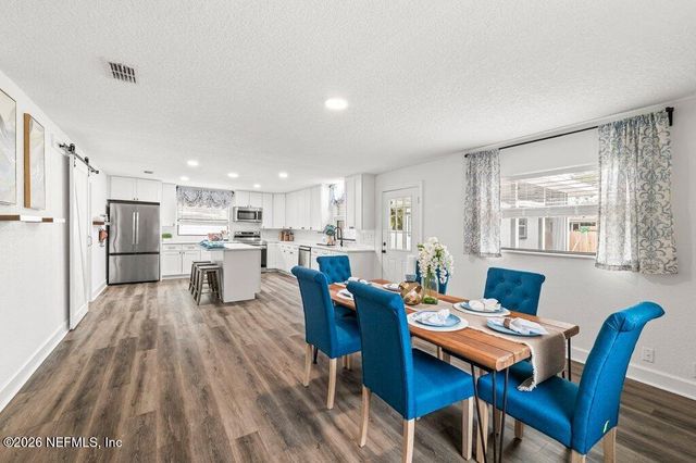 6731 SANS SOUCI Road, Jacksonville, FL 32216