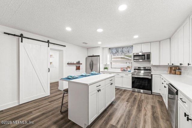 6731 SANS SOUCI Road, Jacksonville, FL 32216