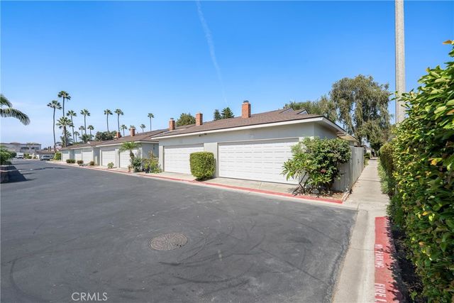8231 Deerfield Drive, Huntington Beach, CA 92646