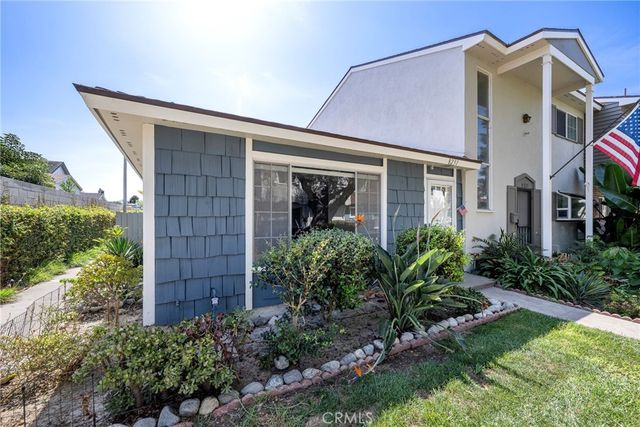 8231 Deerfield Drive, Huntington Beach, CA 92646