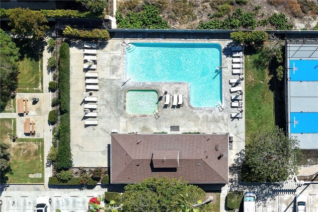 8231 Deerfield Drive, Huntington Beach, CA 92646