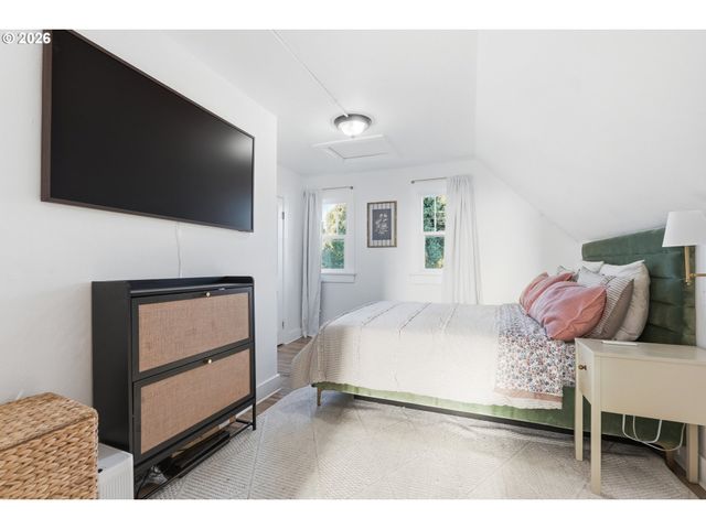 707 3RD St, Woodland, WA 98674