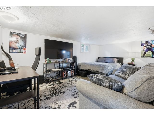 707 3RD St, Woodland, WA 98674