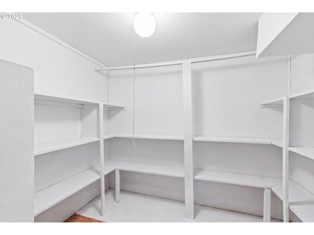 707 3RD St, Woodland, WA 98674