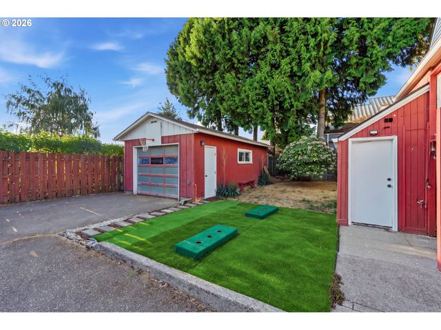 707 3RD St, Woodland, WA 98674