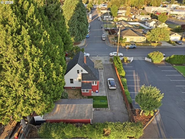 707 3RD St, Woodland, WA 98674