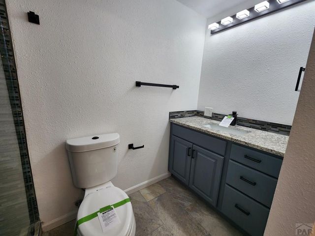 135 La Rochelle Dr, Pueblo, CO 81005