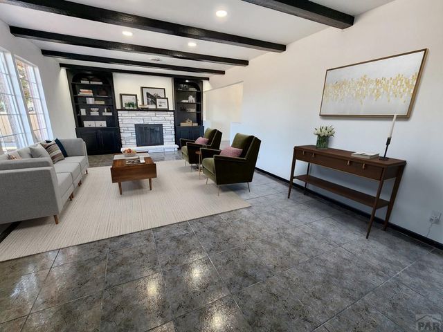 135 La Rochelle Dr, Pueblo, CO 81005