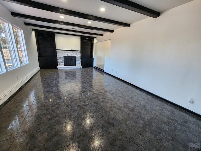 135 La Rochelle Dr, Pueblo, CO 81005