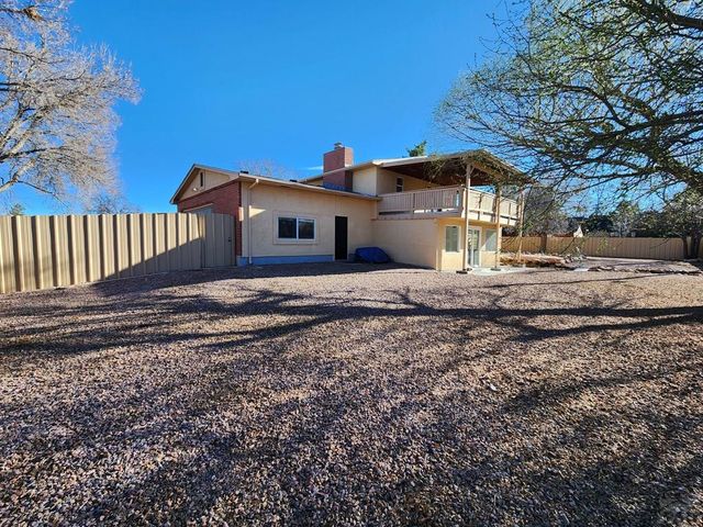 135 La Rochelle Dr, Pueblo, CO 81005