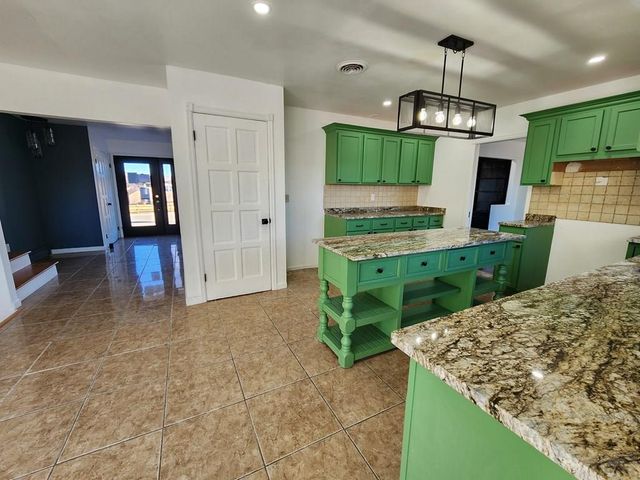 135 La Rochelle Dr, Pueblo, CO 81005