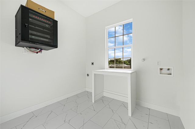 203 Dwire Drive, La Porte, TX 77571