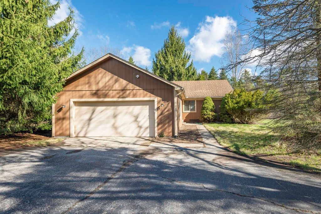 4425 Dexter Townhall Road, Dexter, MI 48130