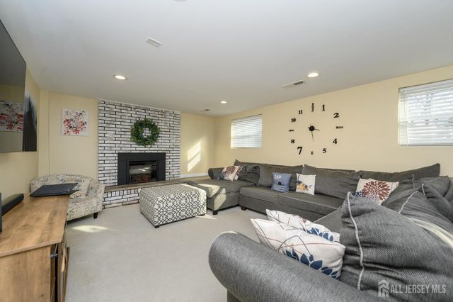 3 Birchwood Road, Jamesburg, NJ 08831