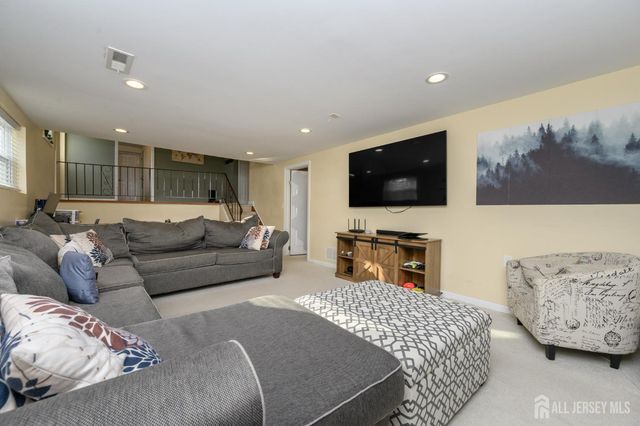 3 Birchwood Road, Jamesburg, NJ 08831