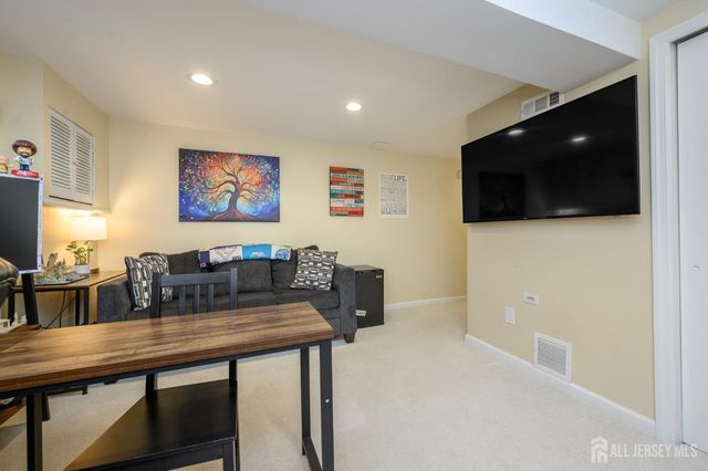 3 Birchwood Road, Jamesburg, NJ 08831