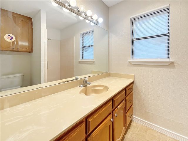 841 S Atkerson Lane, Euless, TX 76040