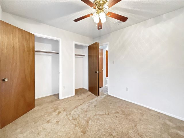 841 S Atkerson Lane, Euless, TX 76040
