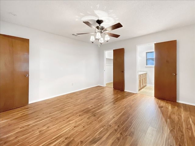 841 S Atkerson Lane, Euless, TX 76040