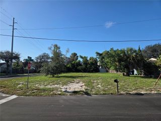 4002 W FIG STREET, Tampa, FL 33609