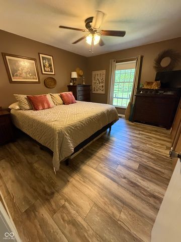15645 E County Road 500 N, Hope, IN 47246