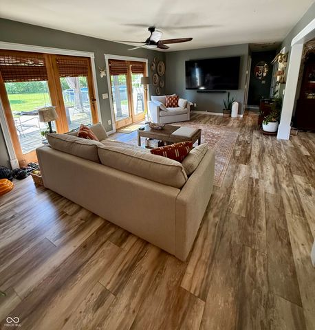 15645 E County Road 500 N, Hope, IN 47246