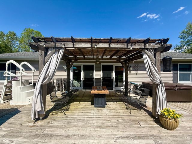 15645 E County Road 500 N, Hope, IN 47246