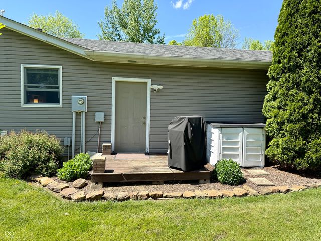 15645 E County Road 500 N, Hope, IN 47246