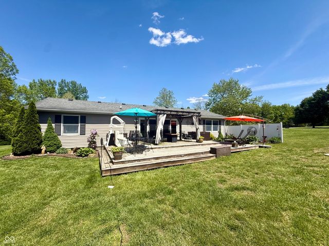 15645 E County Road 500 N, Hope, IN 47246