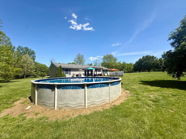 15645 E County Road 500 N, Hope, IN 47246