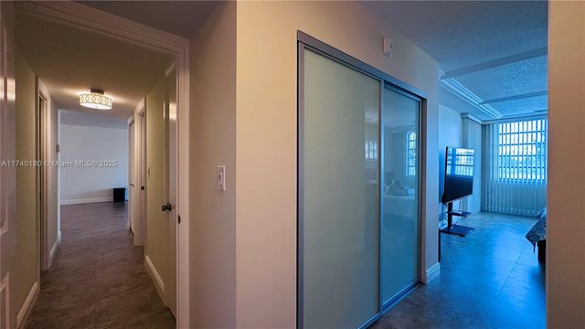 1750 NE 191st St 129-4, Miami, FL 33179