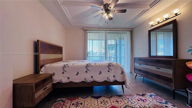 1750 NE 191st St 129-4, Miami, FL 33179