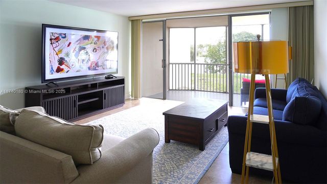 1750 NE 191st St 129-4, Miami, FL 33179