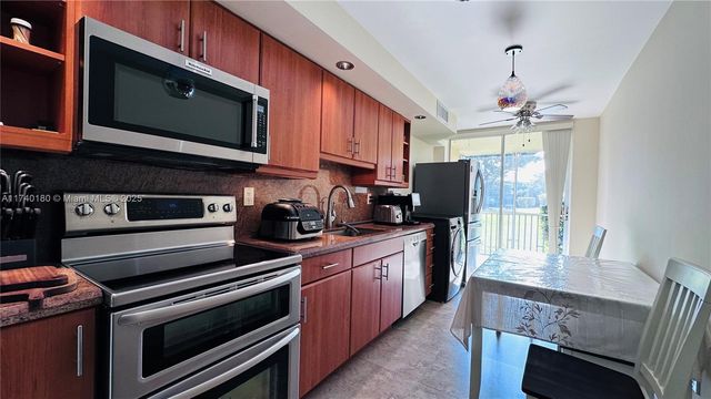 1750 NE 191st St 129-4, Miami, FL 33179