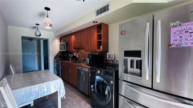 1750 NE 191st St 129-4, Miami, FL 33179