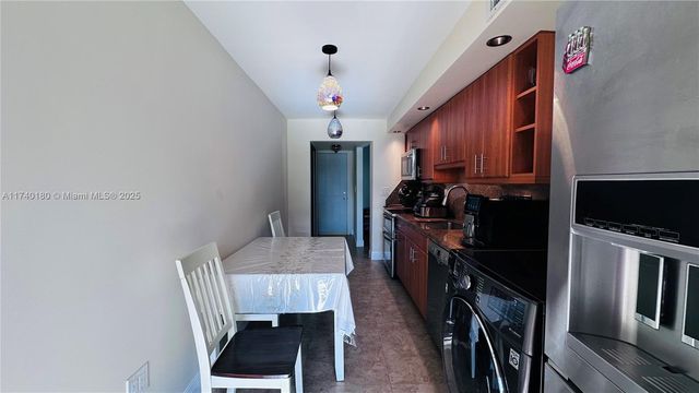 1750 NE 191st St 129-4, Miami, FL 33179