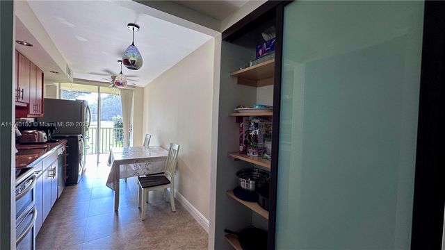 1750 NE 191st St 129-4, Miami, FL 33179