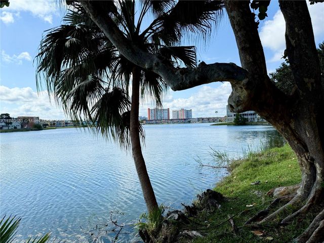 1750 NE 191st St 129-4, Miami, FL 33179