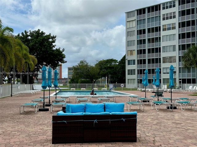 1750 NE 191st St 129-4, Miami, FL 33179