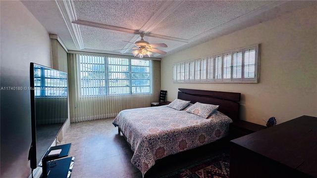 1750 NE 191st St 129-4, Miami, FL 33179