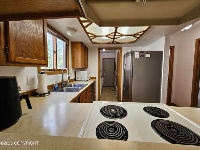 3213 Tayshee Circle, Anchorage, AK 99504