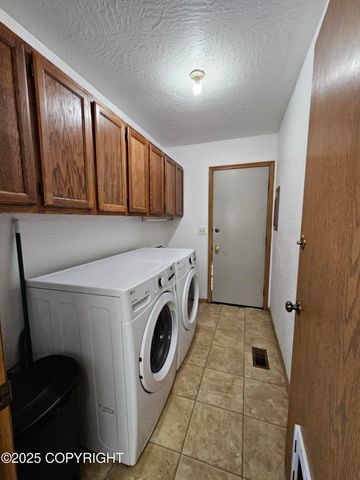 3213 Tayshee Circle, Anchorage, AK 99504