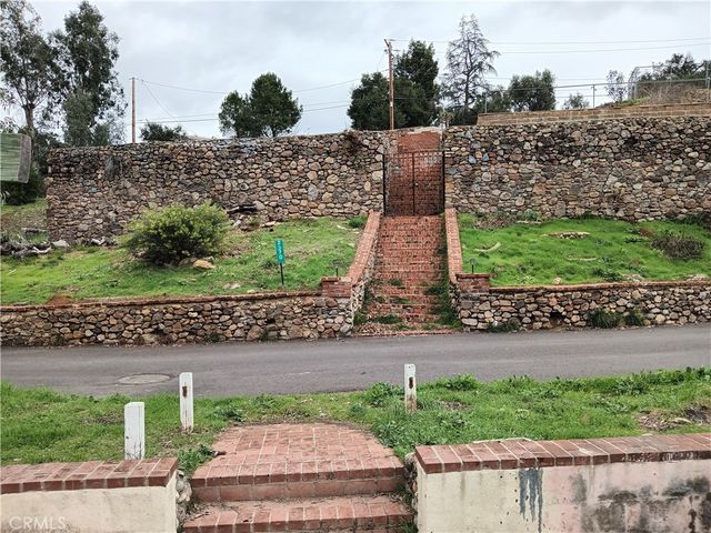 2370 Laguna Circle Drive, Agoura Hills, CA 91301