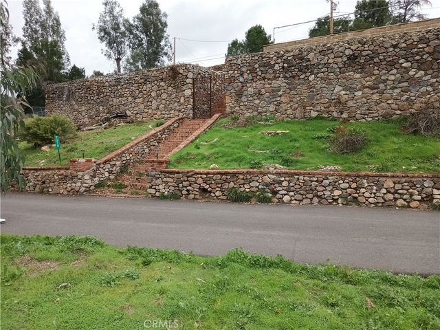 2370 Laguna Circle Drive, Agoura Hills, CA 91301