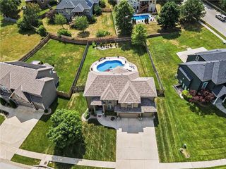 6131 N Elmwood Avenue, Kansas City, MO 64119