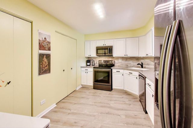 1025 S Fernandez Avenue 3B, Arlington Heights, IL 60005