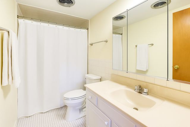 1025 S Fernandez Avenue 3B, Arlington Heights, IL 60005