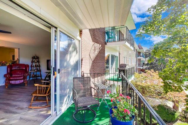 1025 S Fernandez Avenue 3B, Arlington Heights, IL 60005