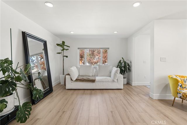 14622 Huston Street, Sherman Oaks, CA 91403