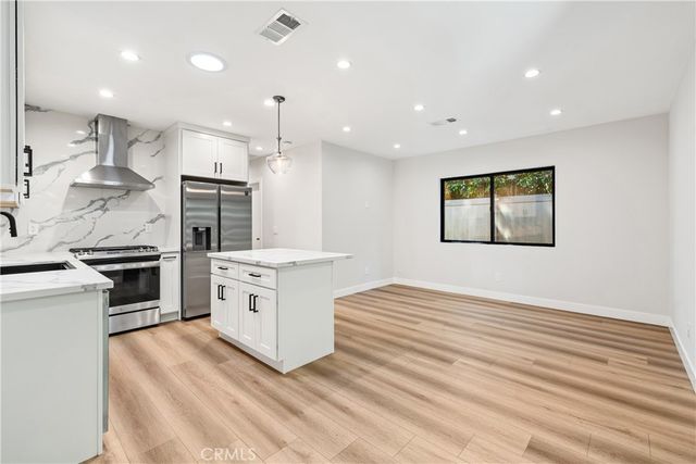 14622 Huston Street, Sherman Oaks, CA 91403